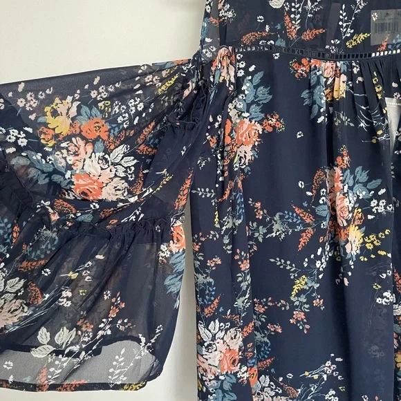 Lucky Brand Cold Shoulder Top - Picture 4 of 5